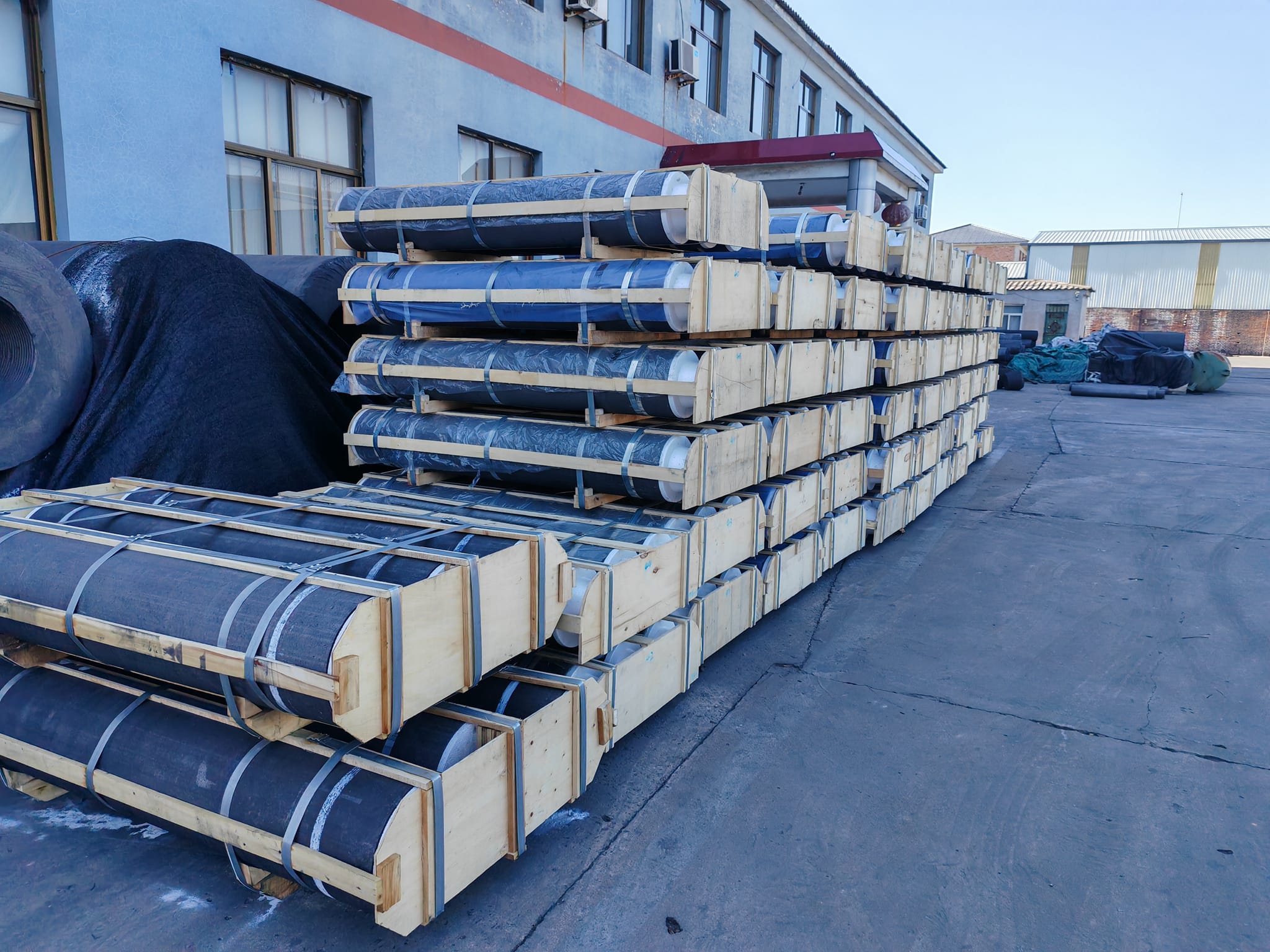 UHP Graphite Electrodes